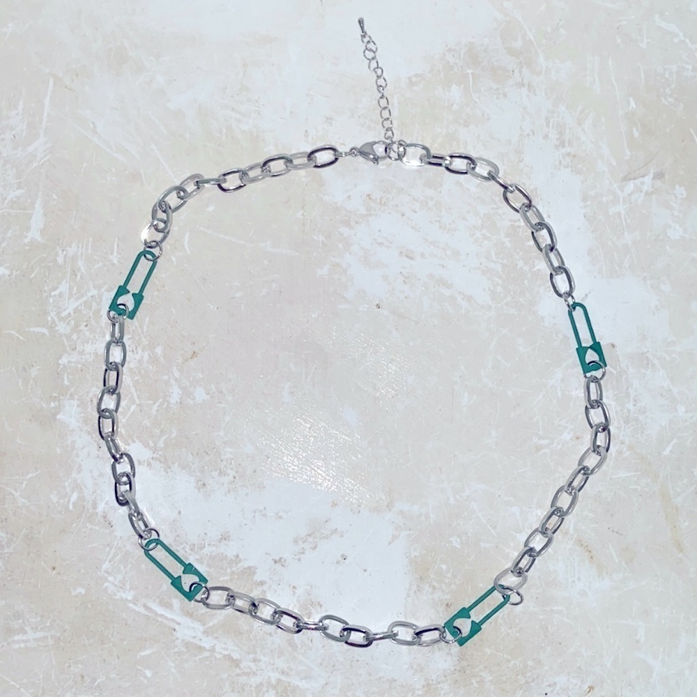 mcmlxxx designer choker necklace NWT UNI streetwear green pin 🧷​​​​​